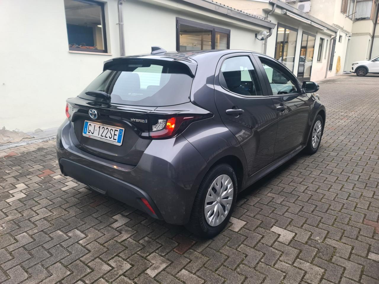 Toyota Yaris 1.5 Hybrid 5p - km reali