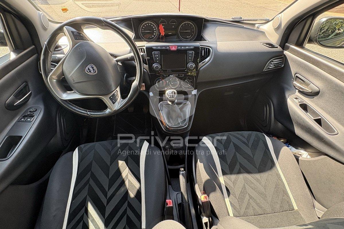 LANCIA Ypsilon 1.2 69 CV 5 porte GPL Ecochic Gold
