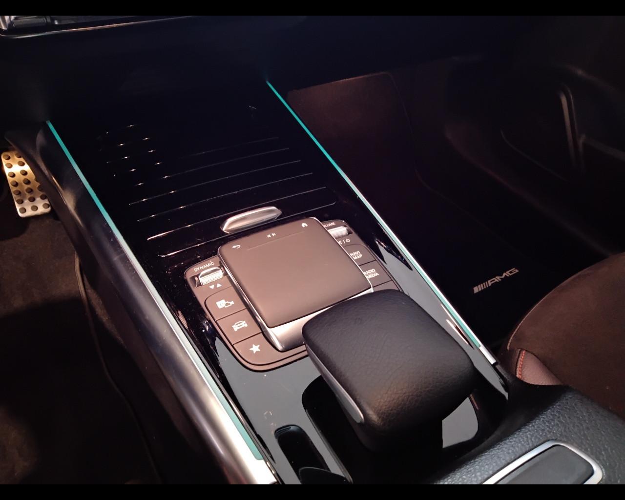 Mercedes-Benz GLA-H247 2020 - GLA 180 d Premium auto