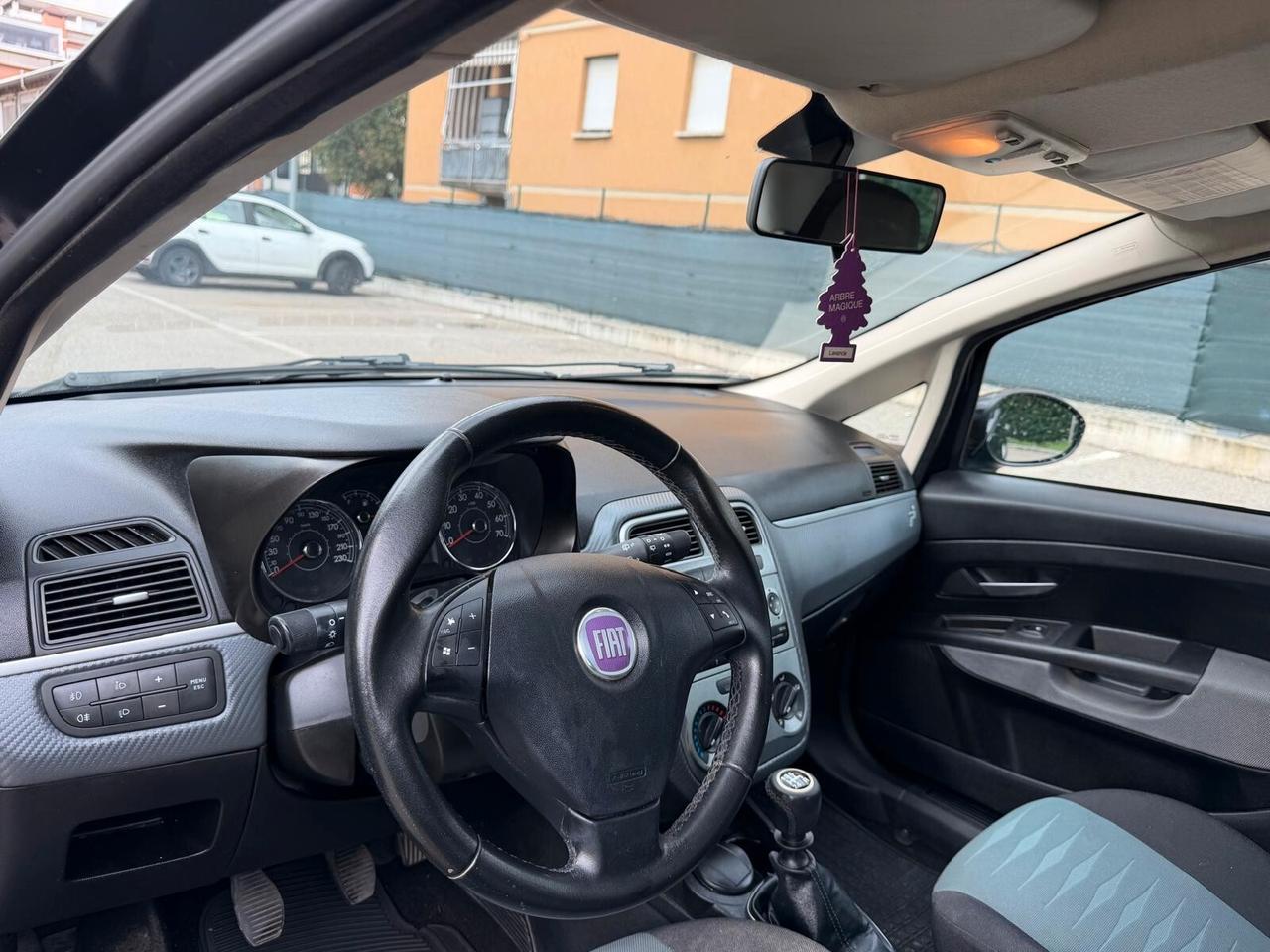 Fiat Grande Punto 1.4 METANO - NEOPATENTATI - 12 MESI DI GARANZIA -