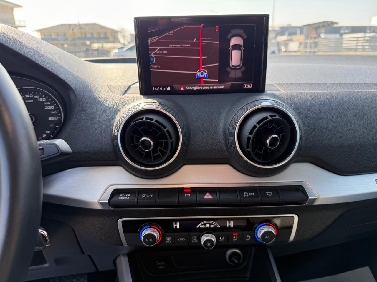 Audi Q2 30 TDI S tronic Business Design