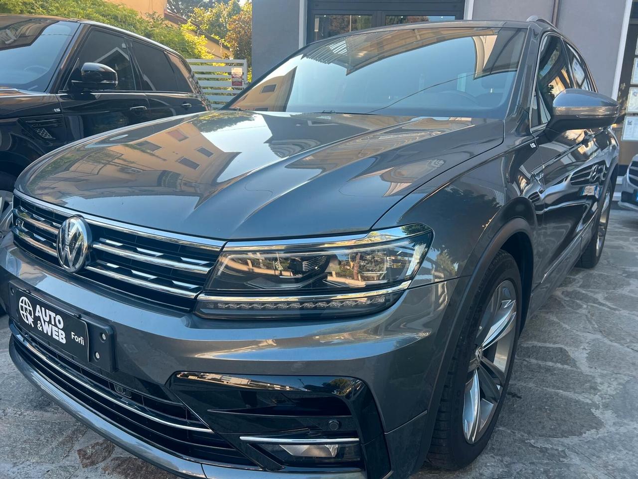 VW TIGUAN 2.0 TDI SCR DSG AD. BlueM. Techn. R-LINE PACK