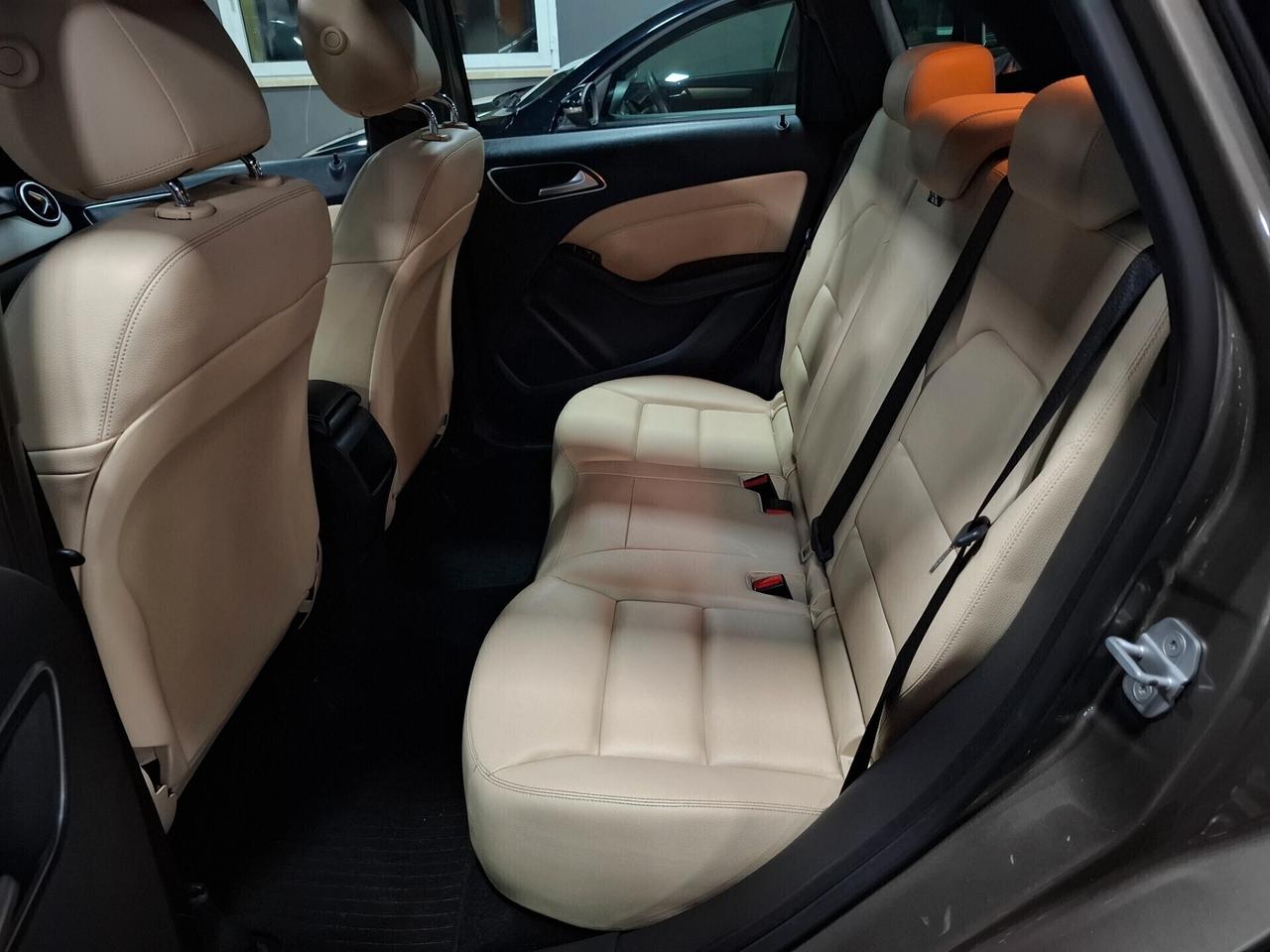 Mercedes B 180 Premium-Tetto-Neopatentato