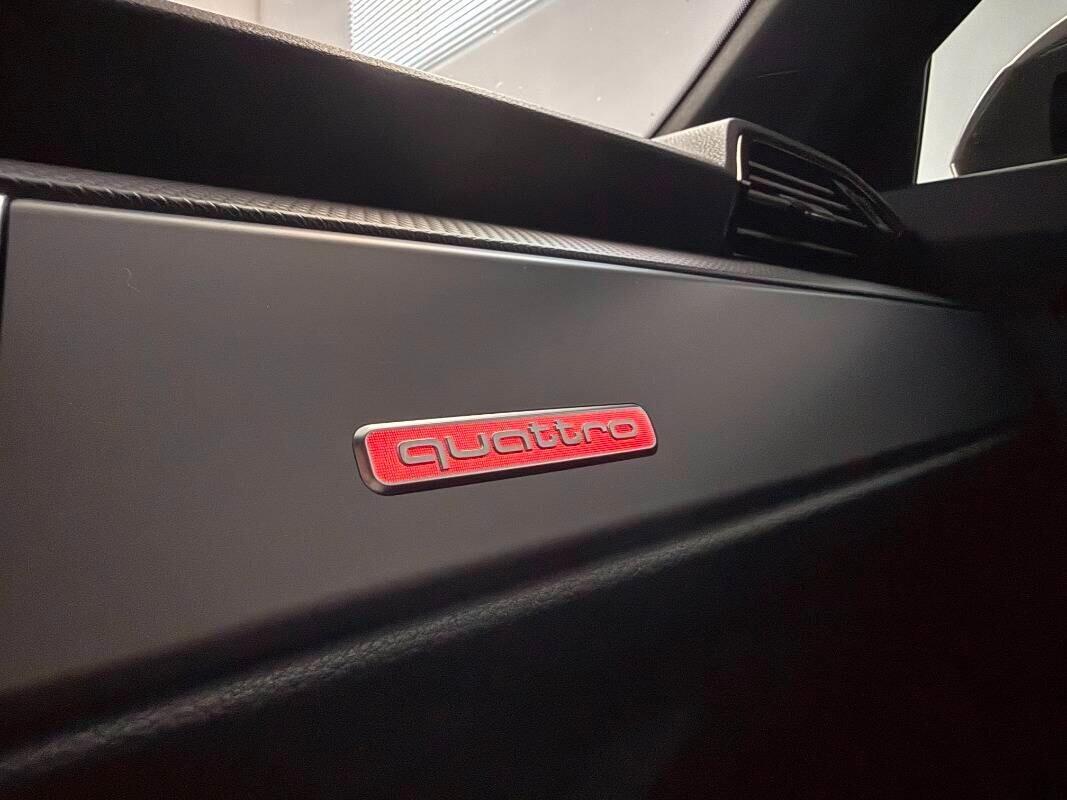 Audi Q3 40 TDI quattro S tronic line edition Identity Black