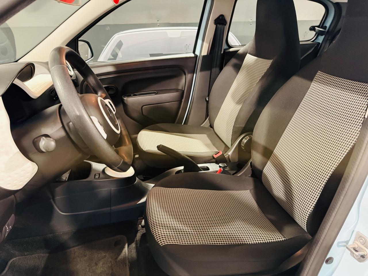 Renault Twingo 22KW TOTAL ELETRIC*200 KM AUTONOMIA*NEOPATENTATI*