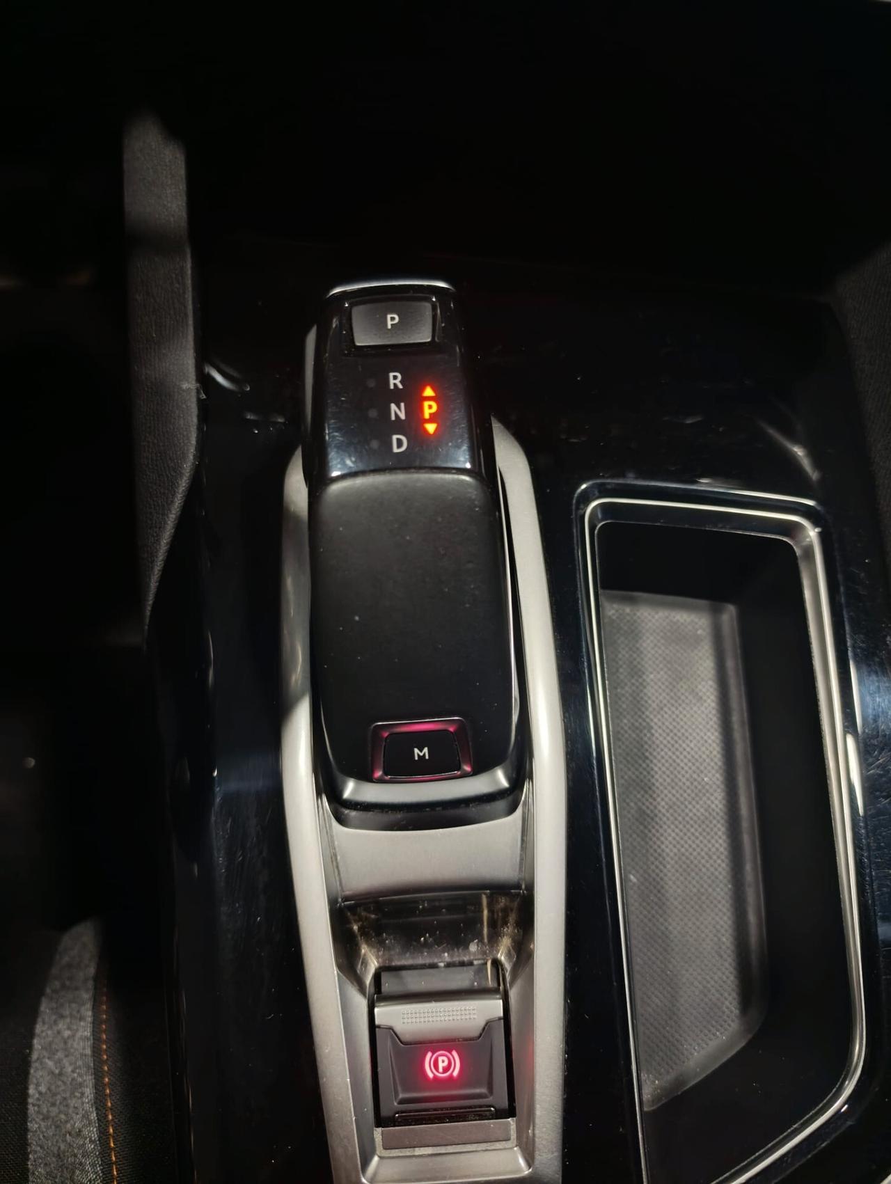 Peugeot 3008 del 2018 - AUTOMATICA 140.000 km -