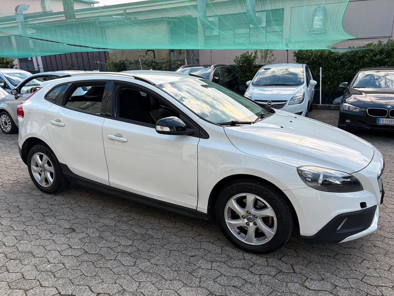 Volvo V40 Cross Country D2 1.6 Summum*EURO5B*NEOPATENTATI