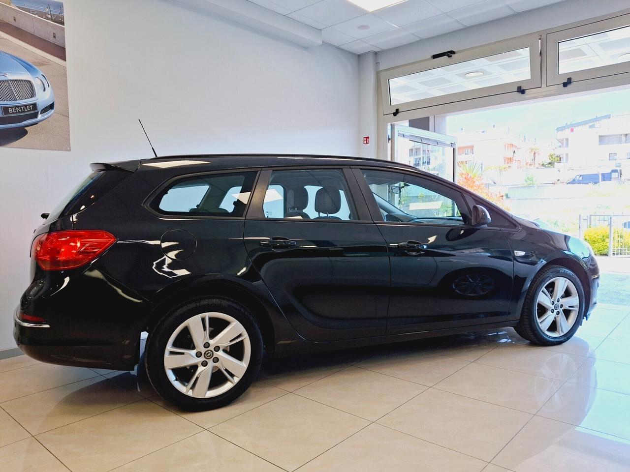 Opel Astra 1.4 Turbo 140CV Sports Tourer GPL Tech Cosmo