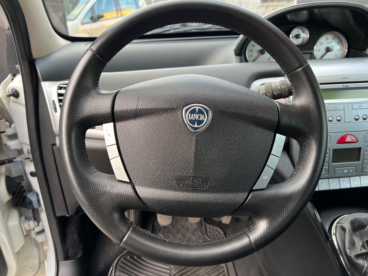 Lancia Ypsilon 1.2 Versus