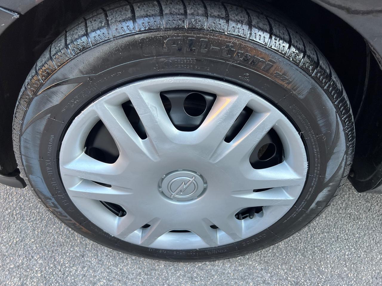 Opel Corsa 1.2 5 porte 4 cilindri