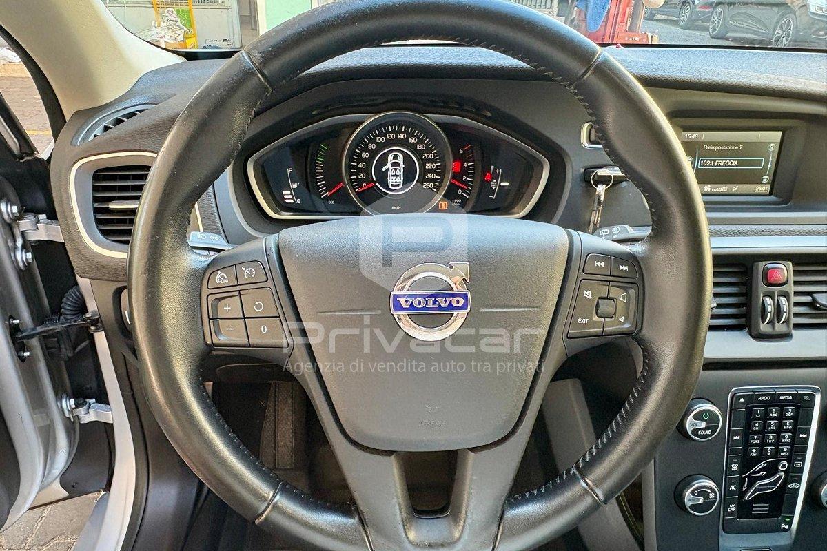VOLVO V40 D2 R-design Kinetic