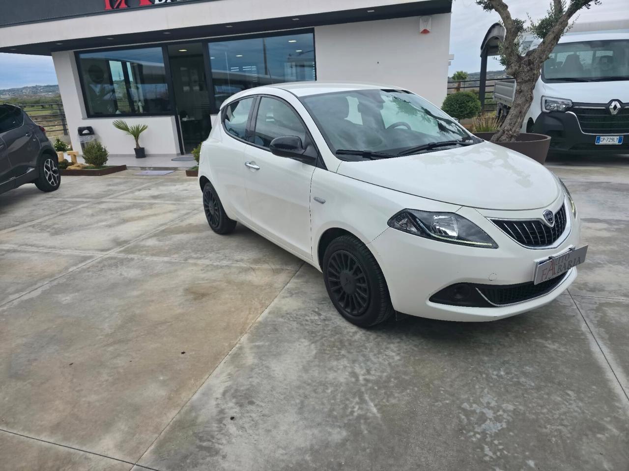 Lancia Ypsilon 1.0 FireFly 5 porte S&S Hybrid Ecochic A. Ferretti
