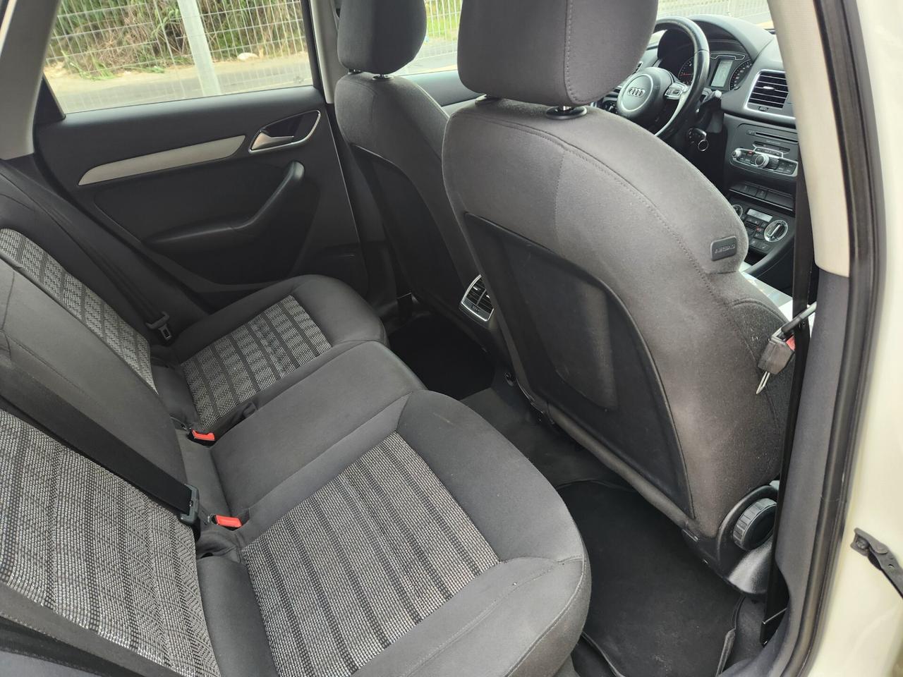 Audi Q3 AUDI Q3 2.0 DIESEL SLINE
