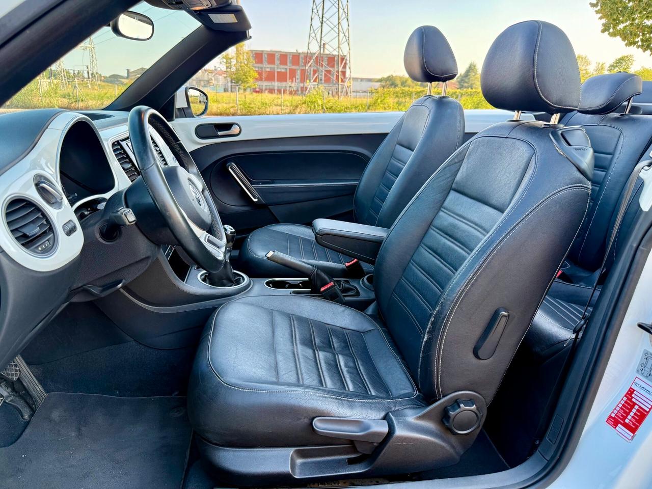 Volkswagen Maggiolino Cabrio 1.6 TDI Design 105cv