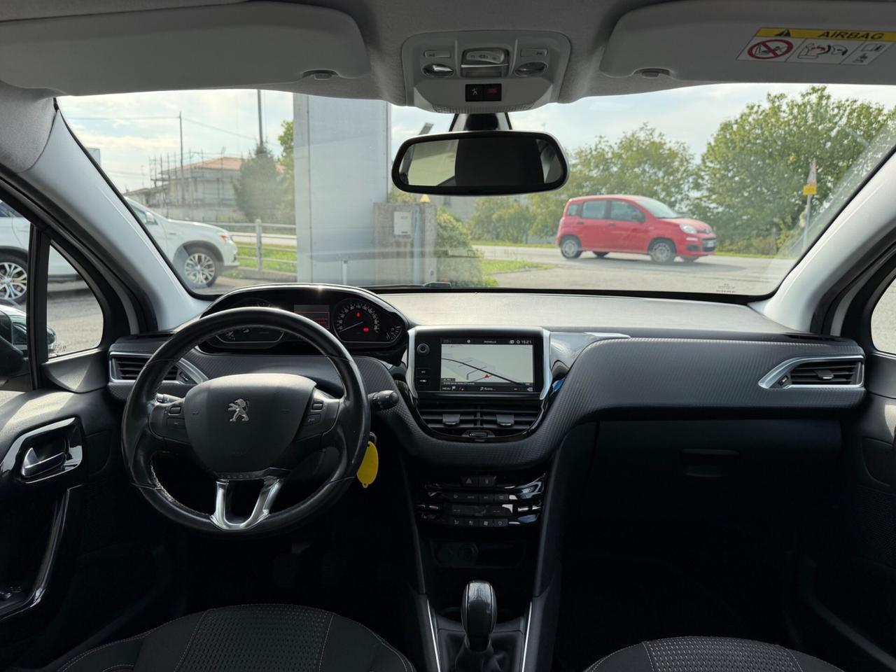 Peugeot 208 1.2 benzina Neopatentati