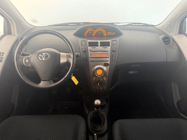 TOYOTA Yaris 1.0 5PORTE Sol