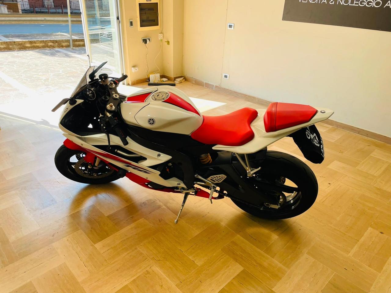 Yamaha YZF R6 Competition White/Red