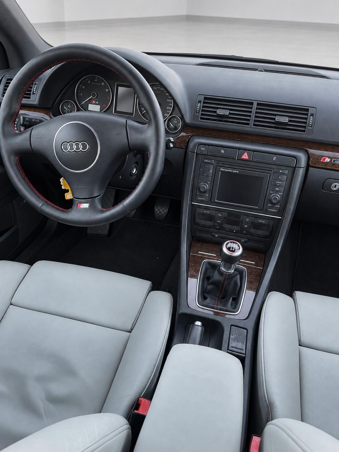 Audi S4 A4 Avant 4.2 V8 quattro