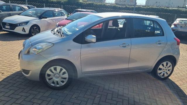 TOYOTA Yaris 1.0 5 porte Sol