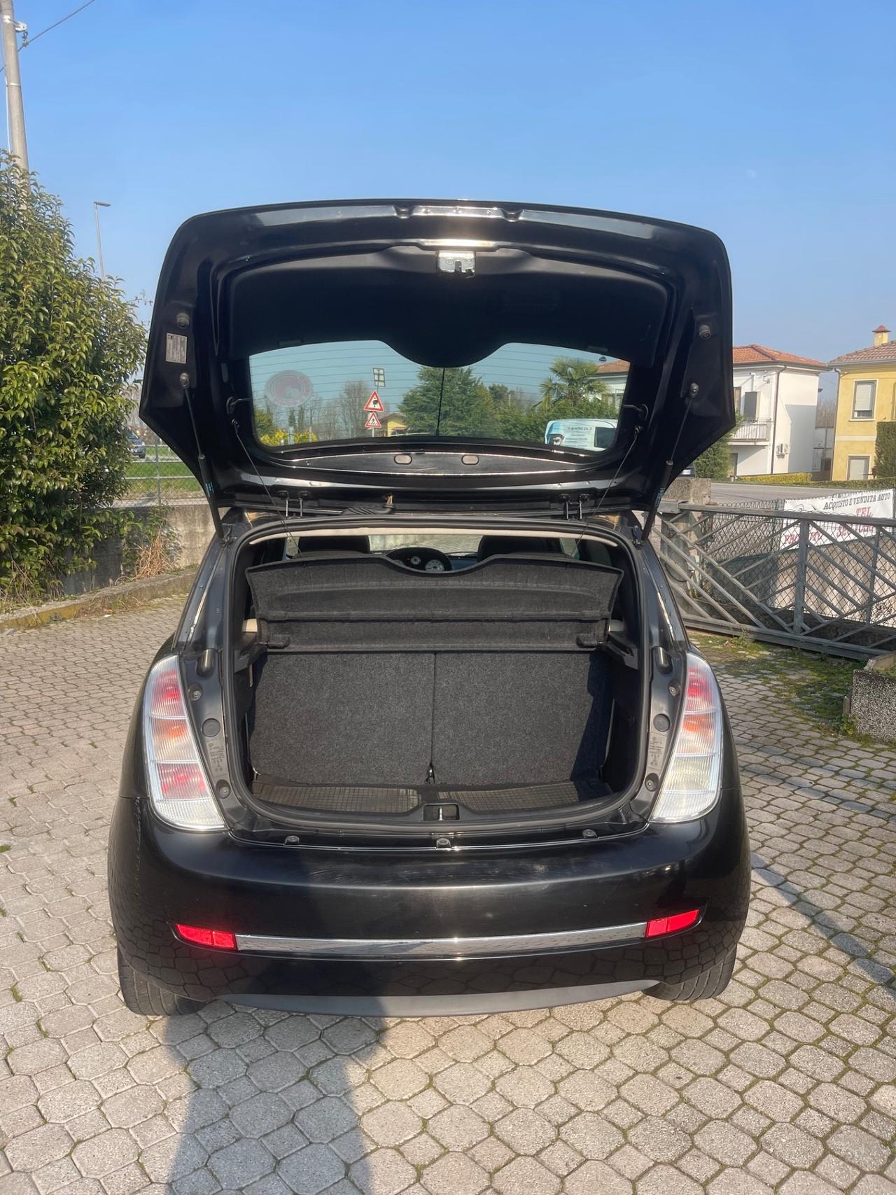 Lancia Ypsilon 1.4 Platino Ecochic GPL