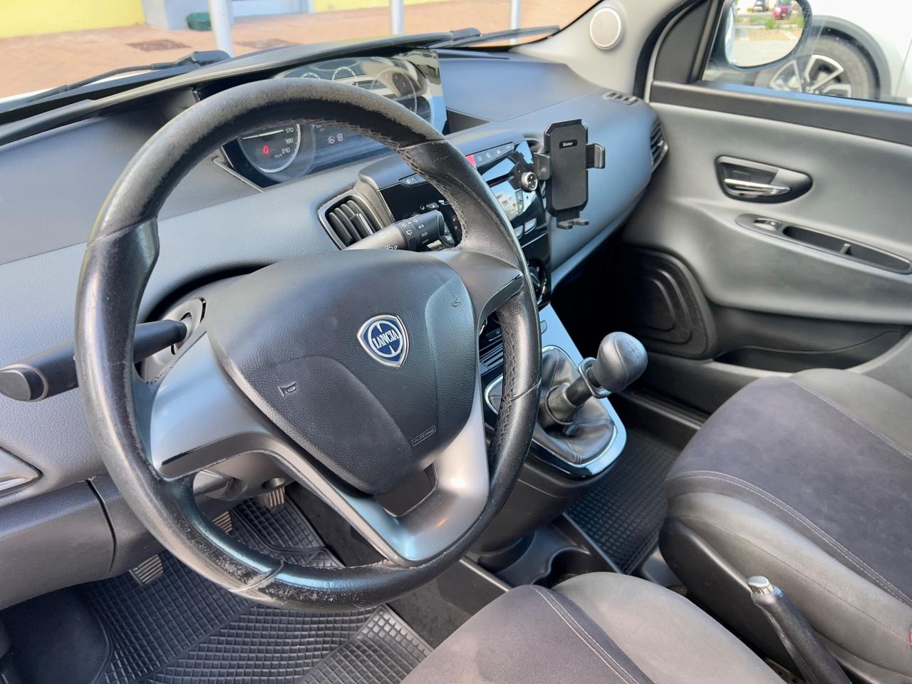 Lancia Ypsilon 1.2 69 CV 5 porte GPL Ecochic Gold