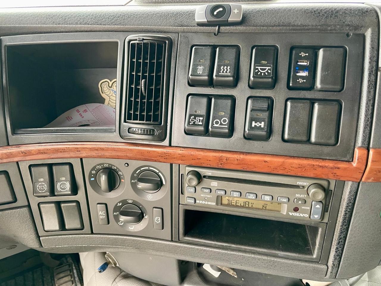 VOLVO FH12-460 - AUTOMATICO CON VOITH -EURO 3 TACHIGRAFO ANALOGICO