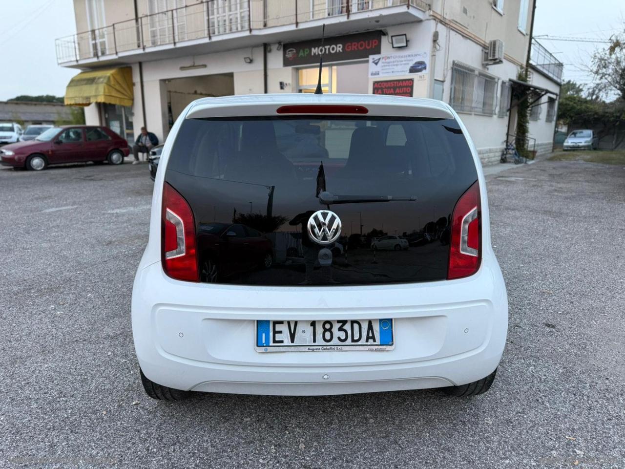 VOLKSWAGEN 1.0 75 CV 5p. high up!