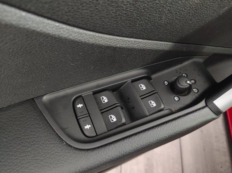 AUDI Q2 - Q2 35 TDI S tronic Business Advanced