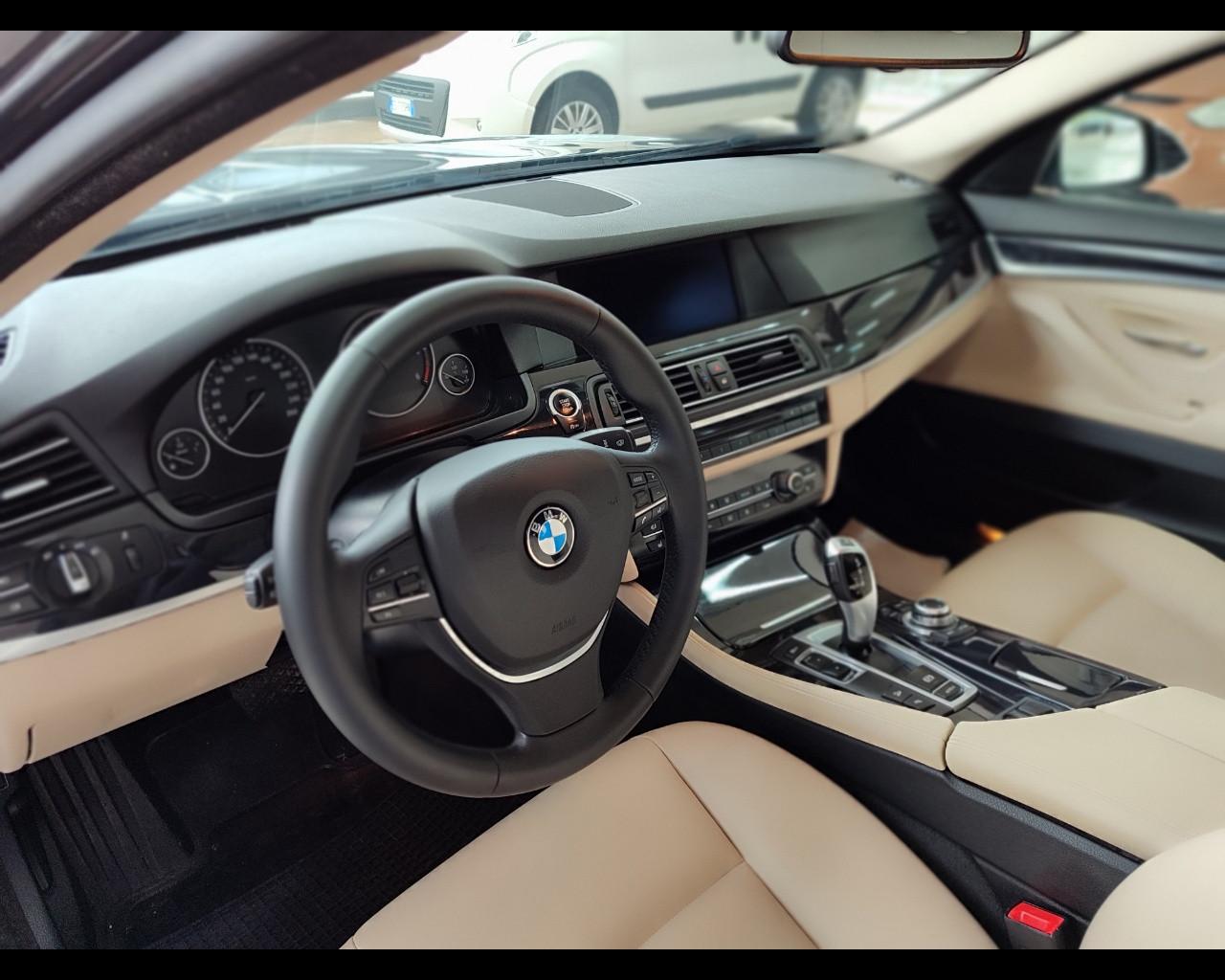 BMW Serie 5 (F10/11) - 525d xDrive Touring Business