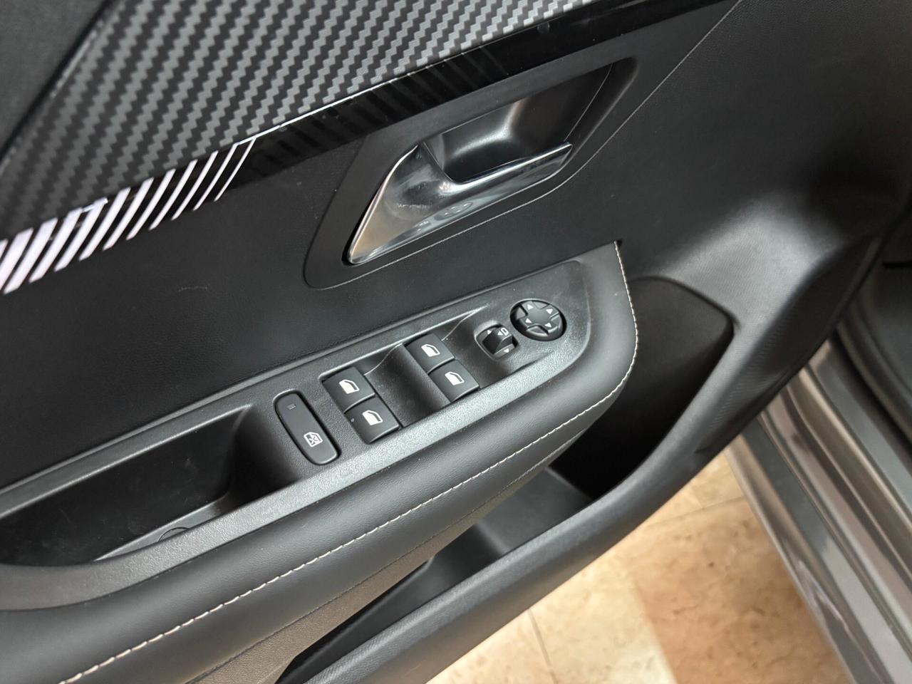 Nuova Peugeot 208 100cv Allure