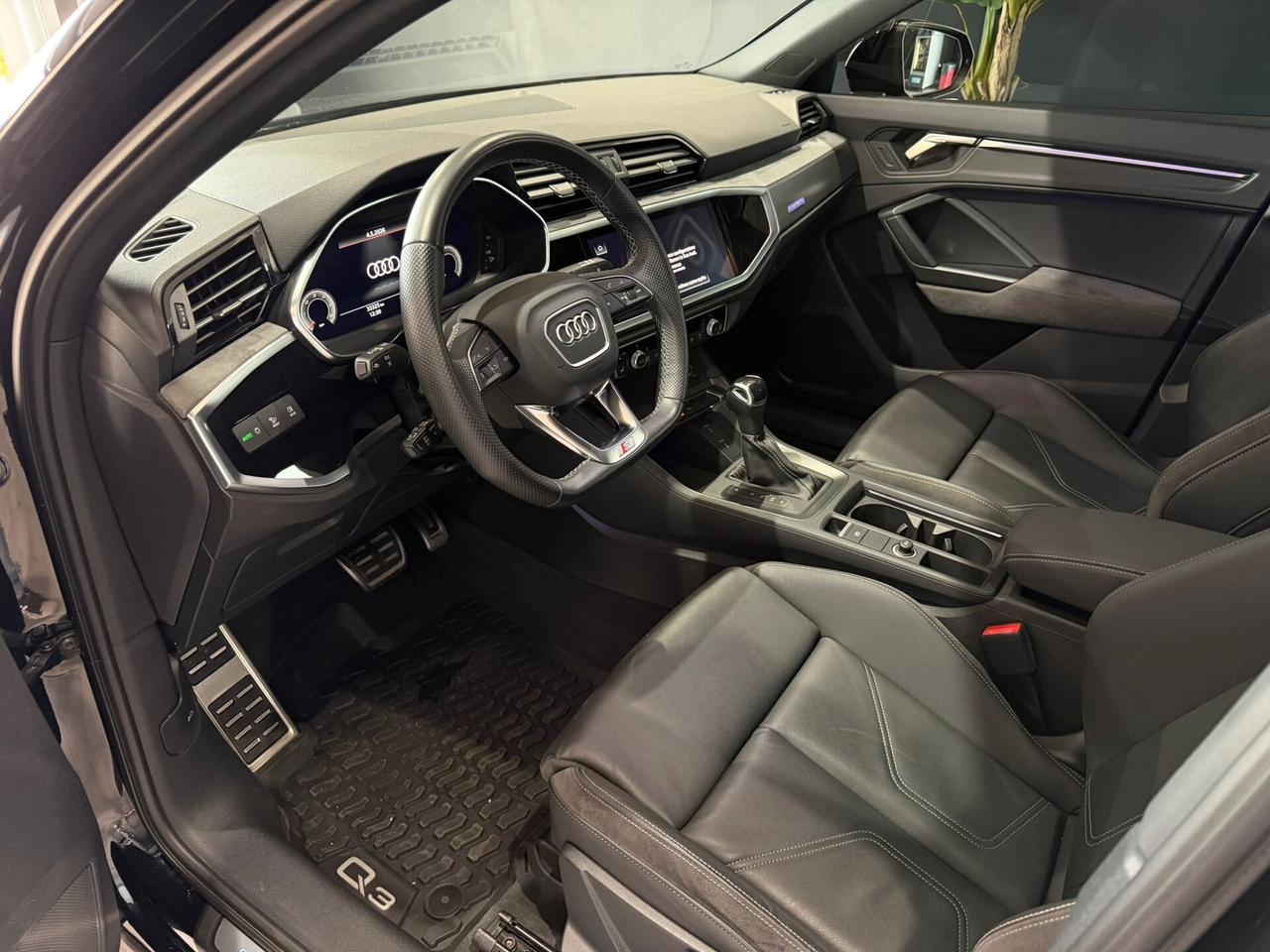 Audi Q3 SPB 35 TDI quattro S-Tronic S-Line Identity Black
