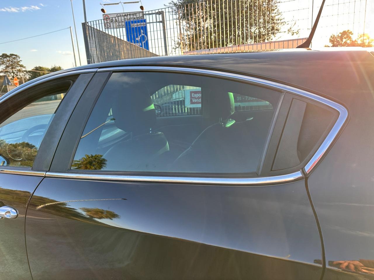 Alfa Romeo Giulietta 1.6Jtdm Distinctive-2011