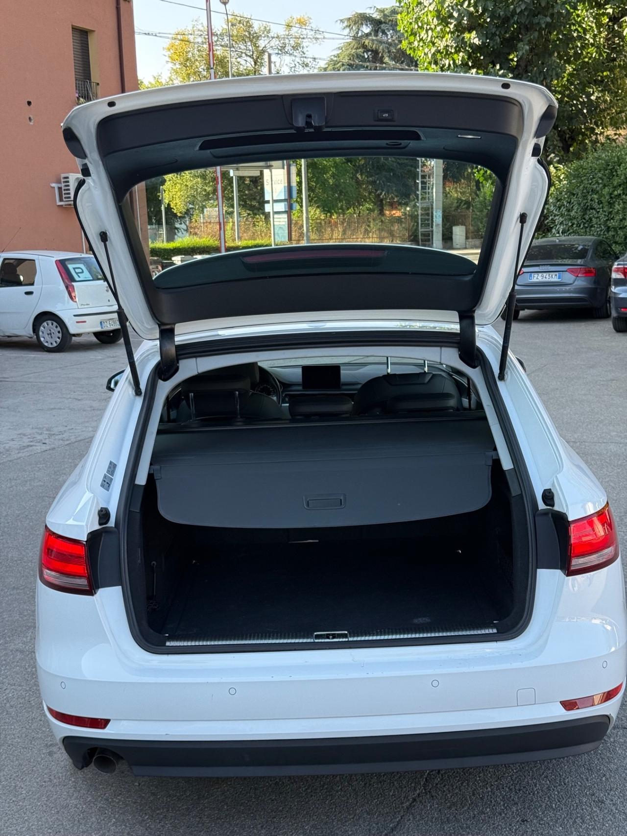 Audi A4 2.0 TDI 150 CV clean diesel quattro Advanced