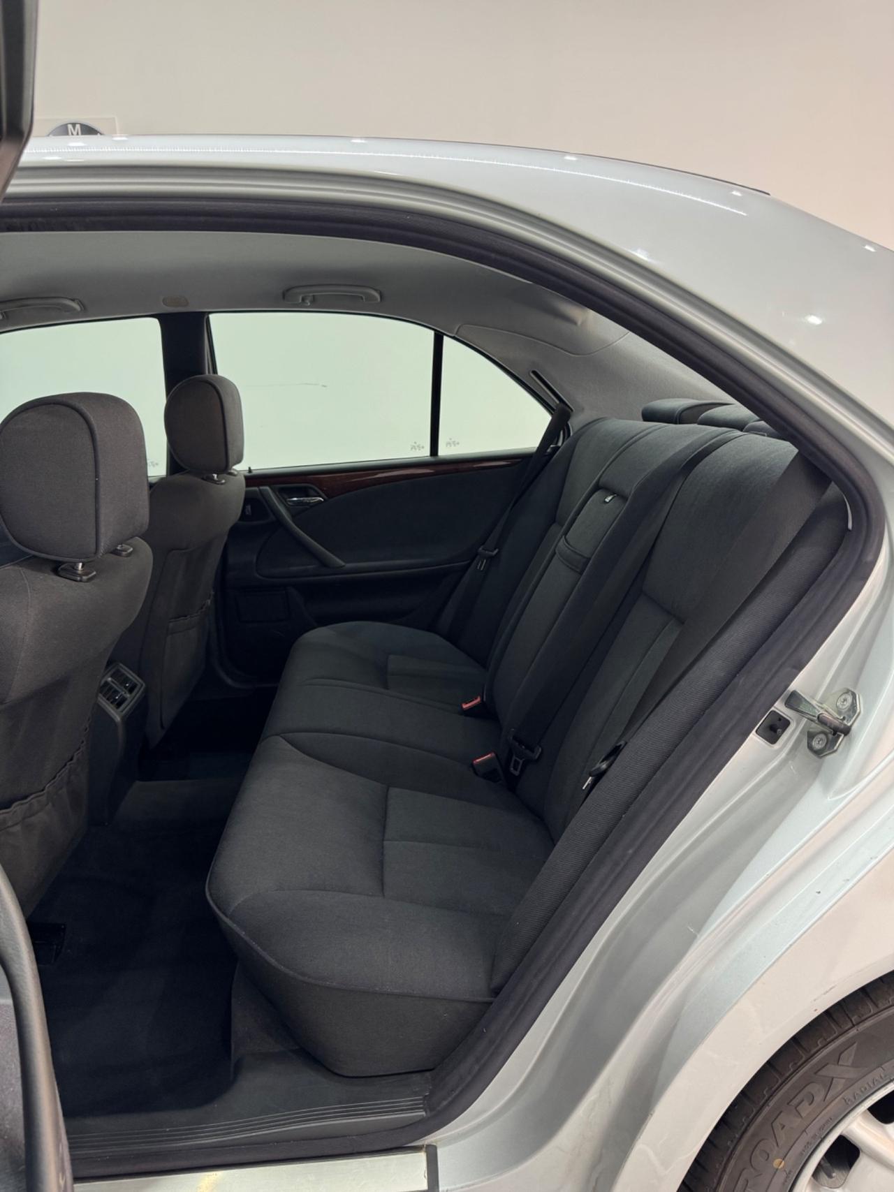 Mercedes-benz E 270 CDI cat Elegance
