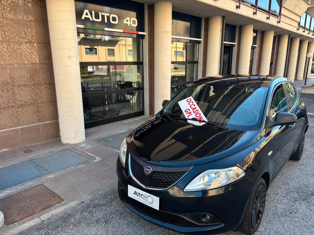 Lancia Ypsilon 1.2 69 CV 5 porte GPL Ecochic Elefantino Blu