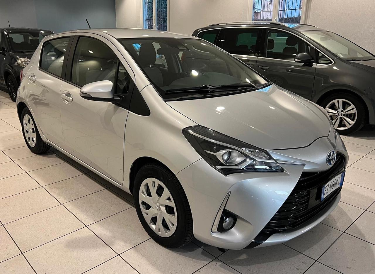 Toyota Yaris 1.5 Hybrid Business - 2019