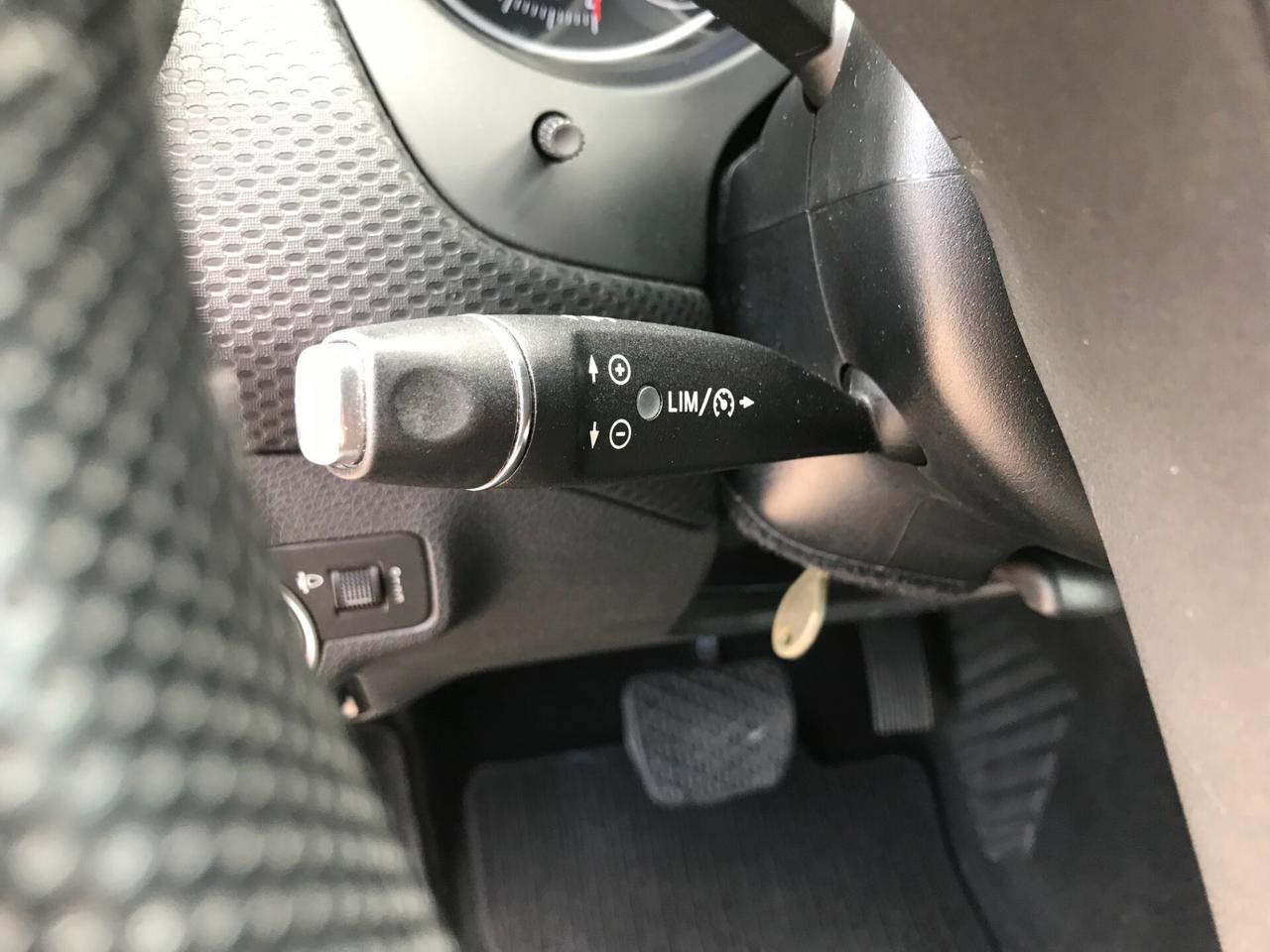 Mercedes-Benz A 160 d Sport aut. my16 retrocamera navi