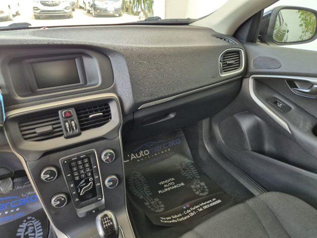 VOLVO V40 Cross Country D2 Business