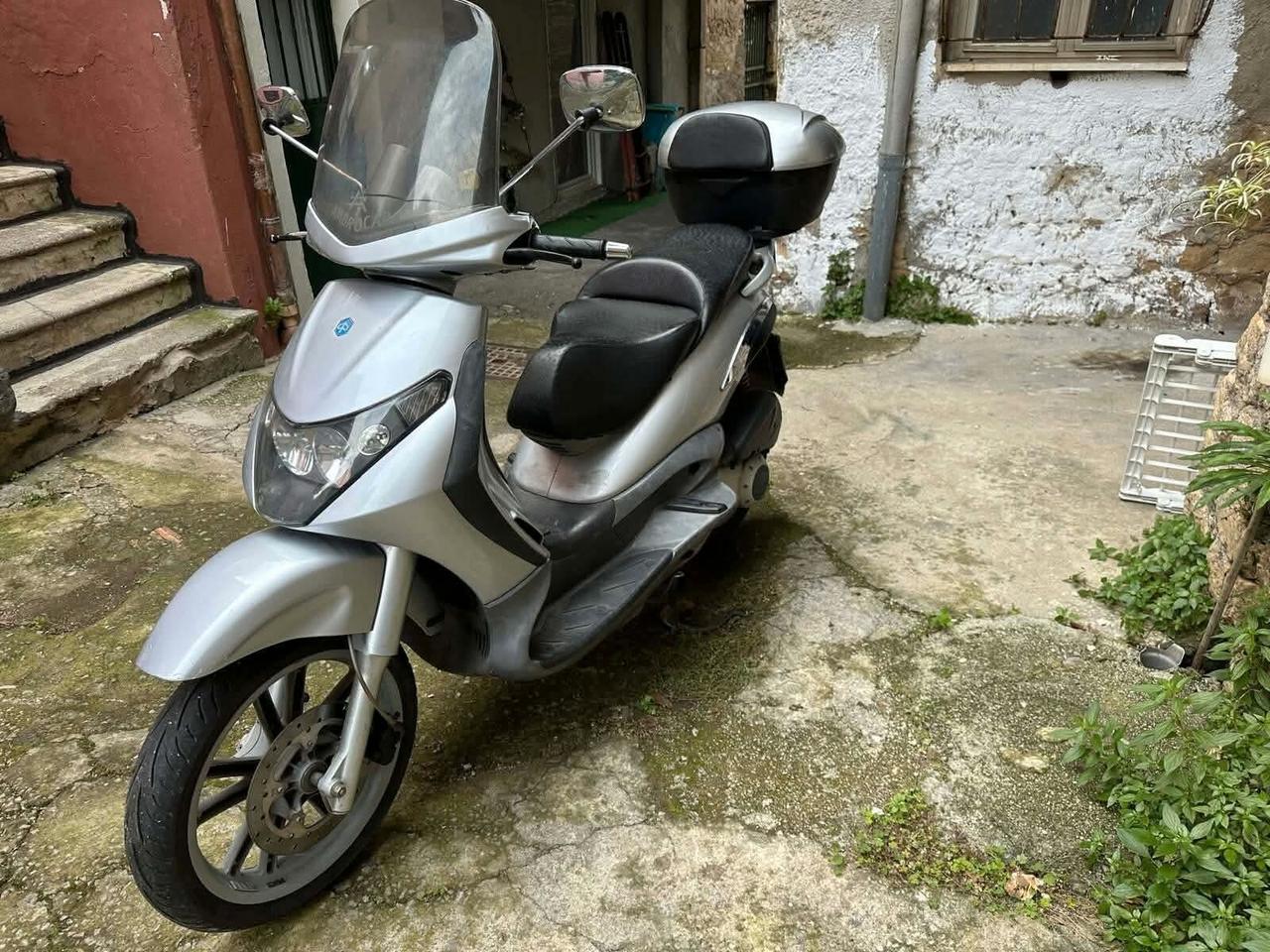 Piaggio Beverly 250