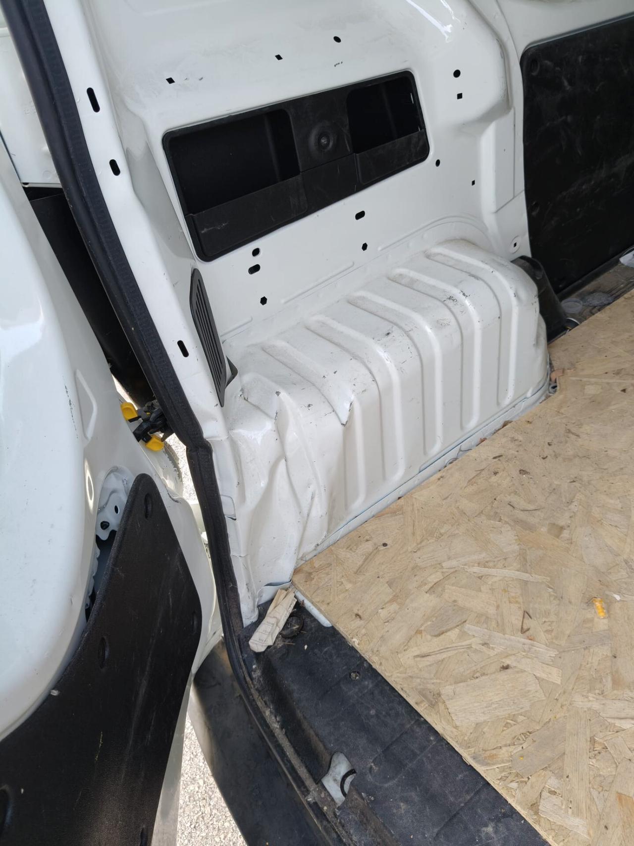Fiat Fiorino 1.3 MJT 95CV Combinato SINISTRATO