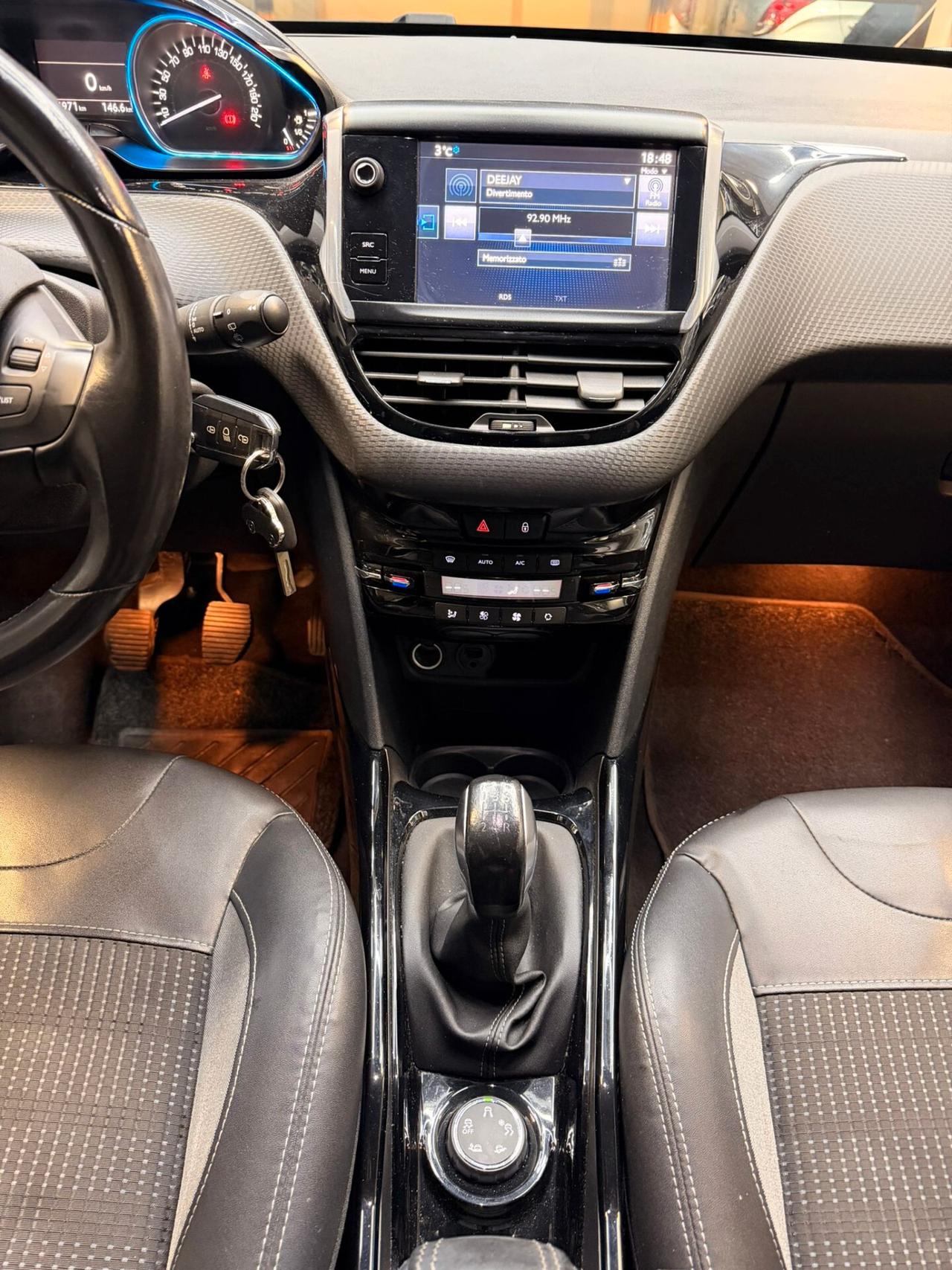 Peugeot 2008 BlueHDi 100 Allure