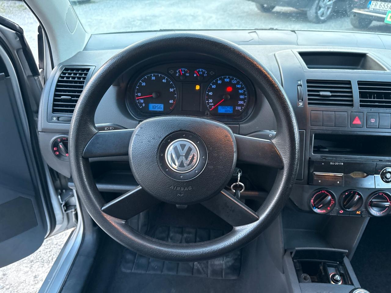 VW Polo 1.4 Benzina 75cv -5 porte.