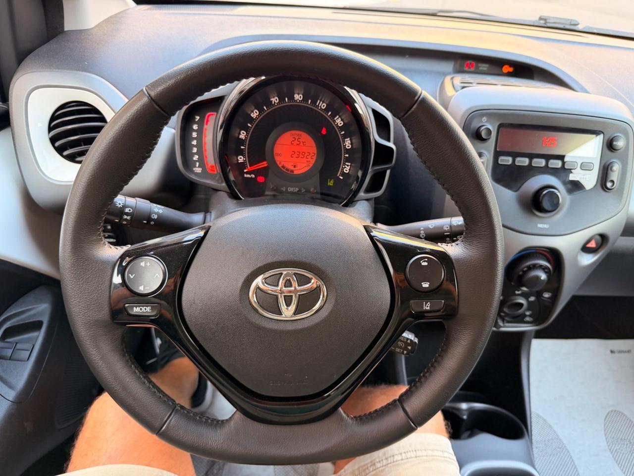 TOYOTA AYGO 1.0 NEOPATENTATI KM 23 MILA !!!!!