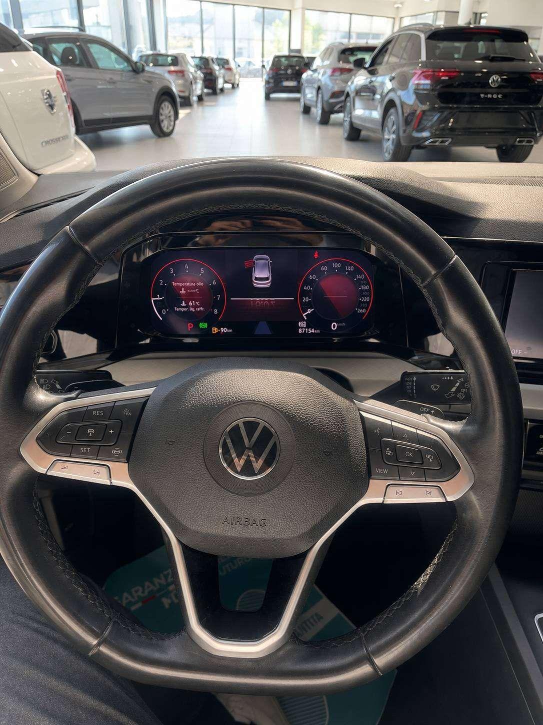 Volkswagen Golf 8 1.0 etsi evo 110CV Life dsg pronta consegna