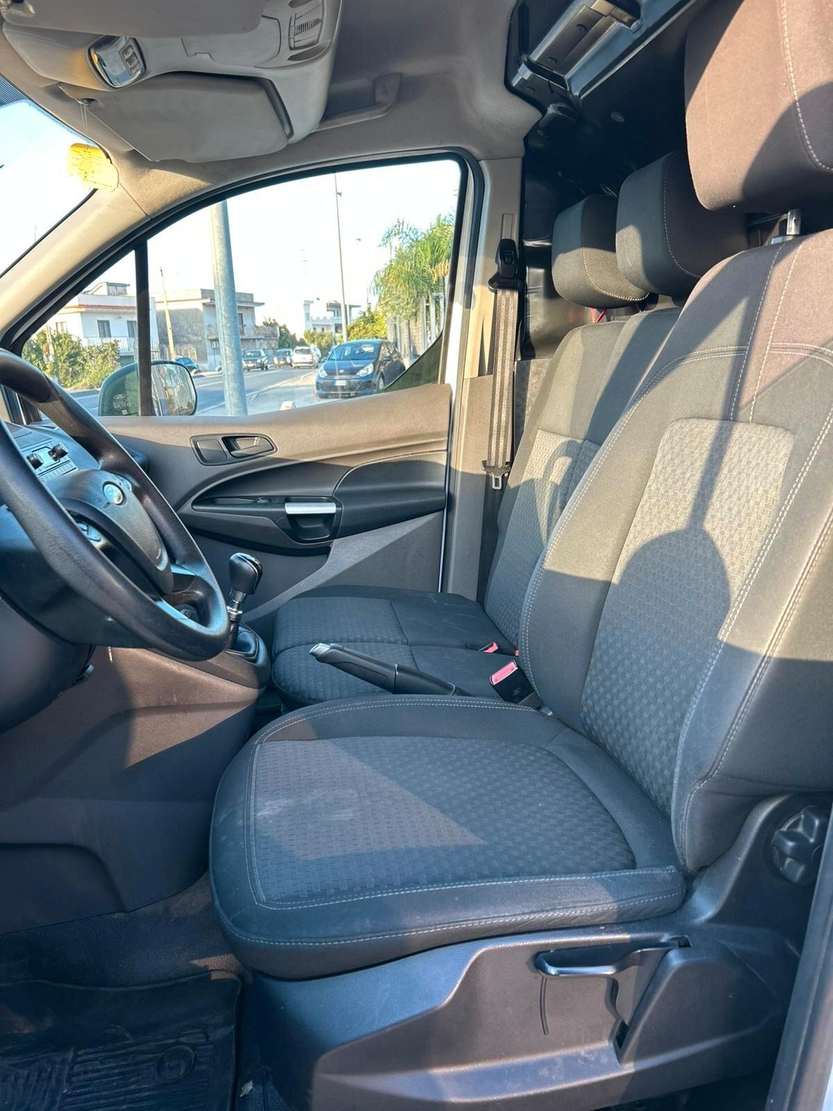 Ford Tourneo Courier 1.5 TDCI 100 CV Plus