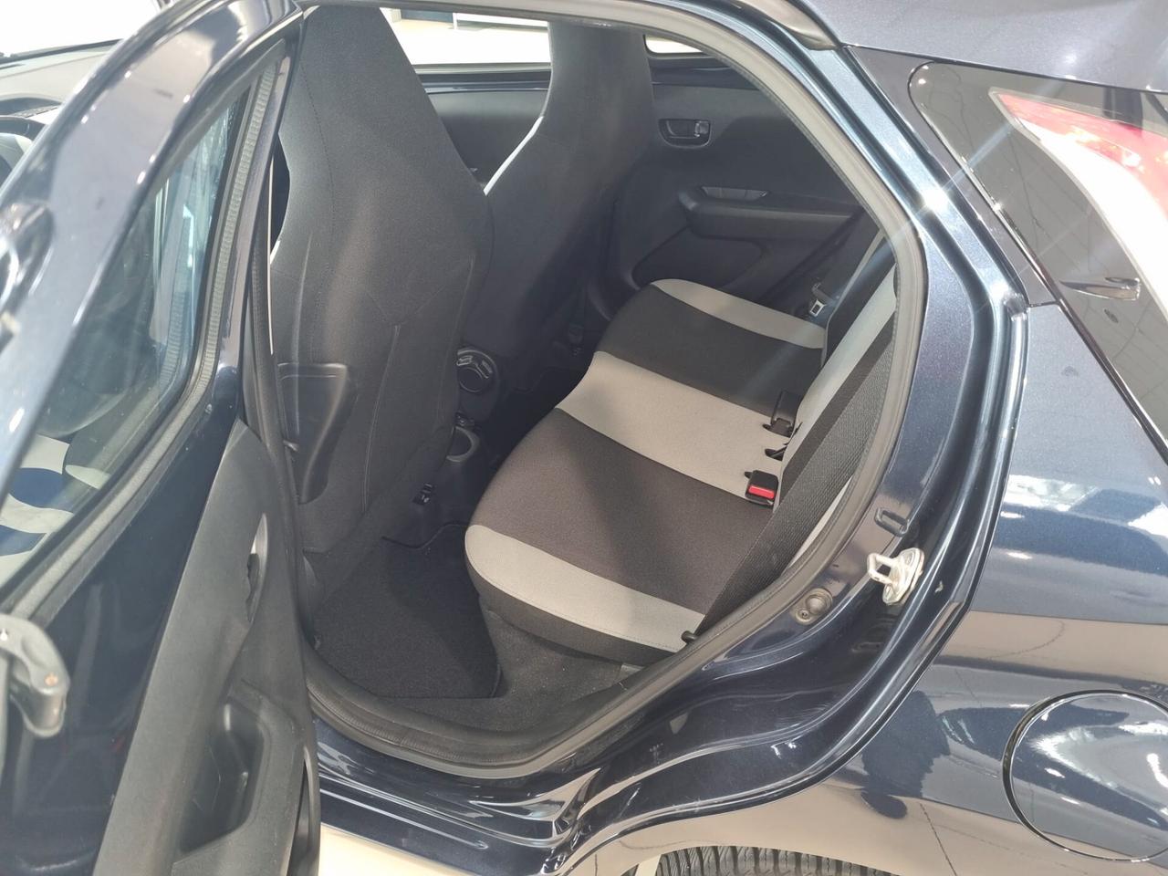 Toyota Aygo 1.0 VVT-i 69 CV 5 porte x-cool