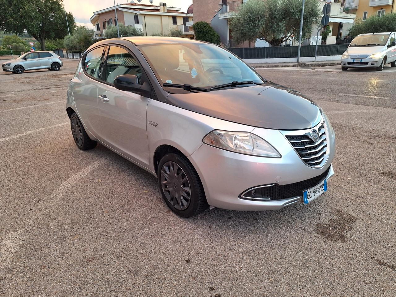 Lancia Ypsilon 1.3 MJT 16V 95 CV 5 porte S&S Platinum NEOPATENTATI CATTENA NUOVA E5B