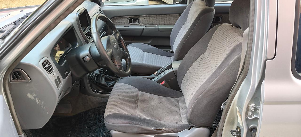 Nissan Navara 2.5 td Double Cab PICK UP
