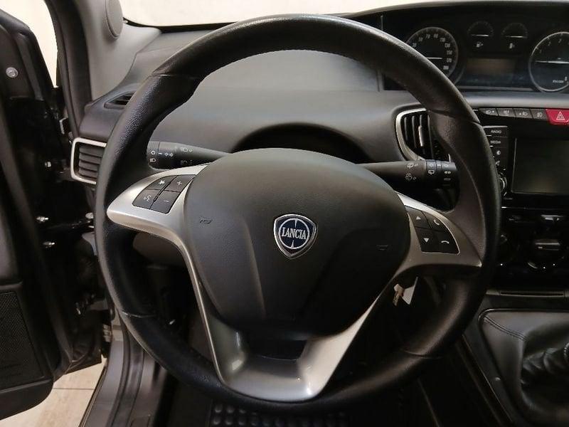 Lancia Ypsilon 1.0 firefly hybrid Gold s&s 70cv