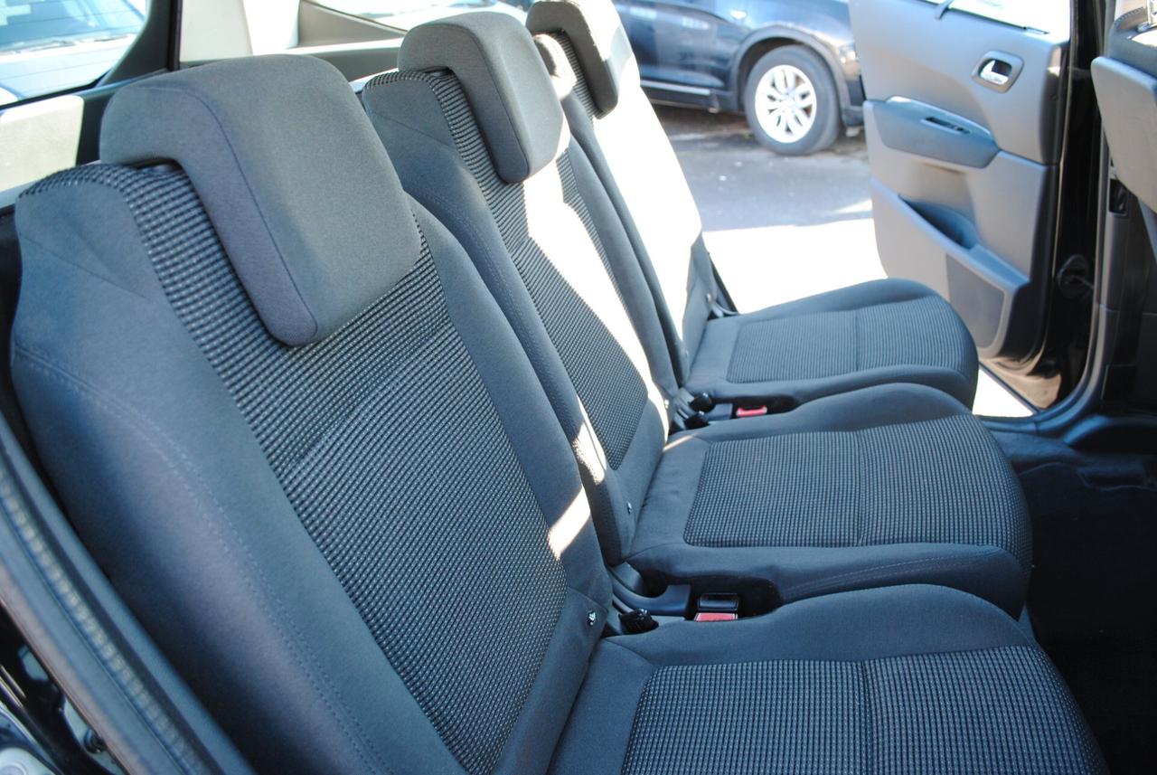 PEUGEOT 5008 1.6 HDI 111 CV OK NEOPATENTATI